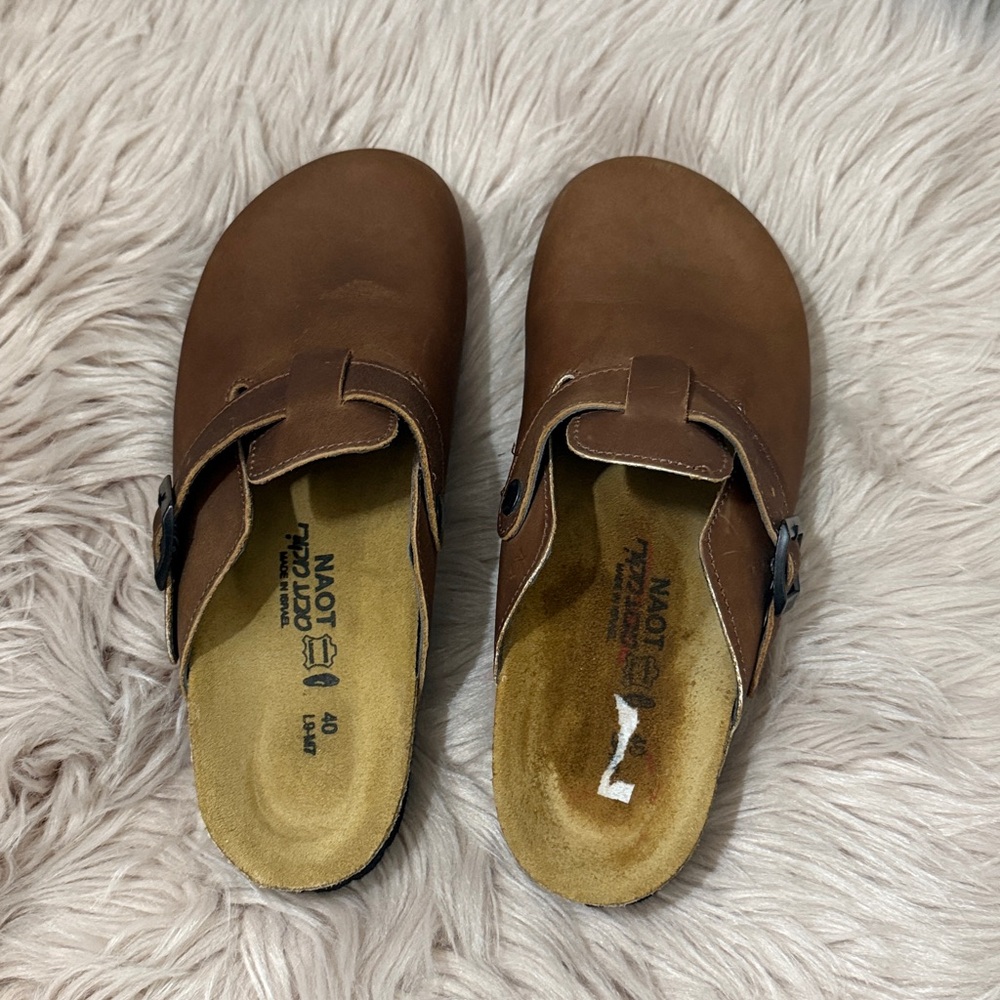 NAOT Brown Oiled Leather Clogs euro 40 or Ladies 9 or Mens 7 - Picture 4 of 11
